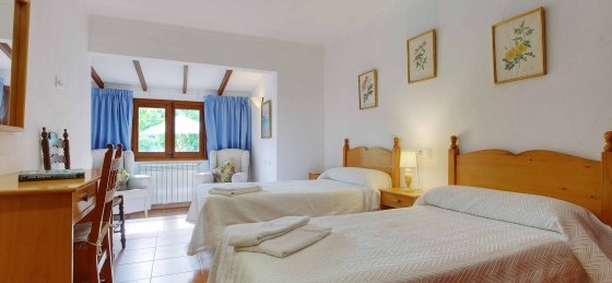 magdalena_-_bedroom_1-1_2400x1600.jpg Book a villa in Balearic Islands