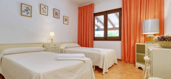 magdalena_-_bedroom_2-1_2400x1600.jpg Holiday home in Mallorca villa booking