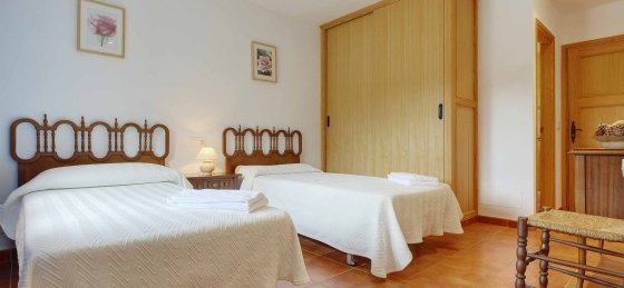 magdalena_-_bedroom_3-1_2400x1600.jpg Book a villa holiday in Spain