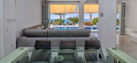 n75_6046_tn.jpg Book a villa holiday in Coral Bay