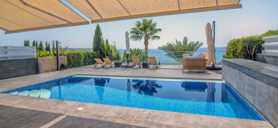 n75_6047_tn.jpg Book a villa in Coral Bay