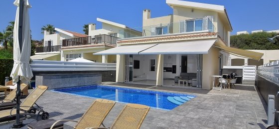 n75_6083_tn.jpg Book a villa in Coral Bay