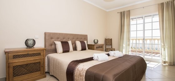 Book a villa in Almancil