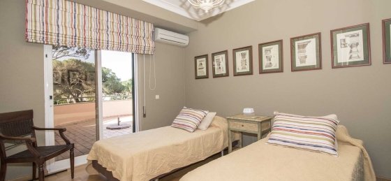 quarto6.jpg Villas in Vilamoura