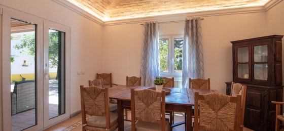 sala_jantar.jpg Book a villa in Portugal