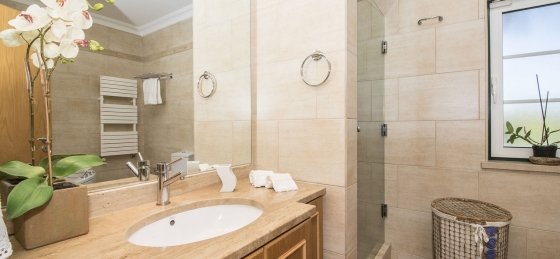 wc1.jpg Book a villa holiday in Portugal