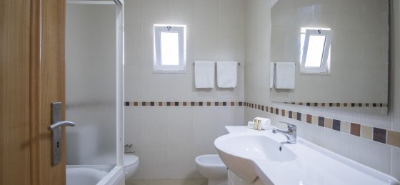 wc1.jpg Holiday villas in Portugal