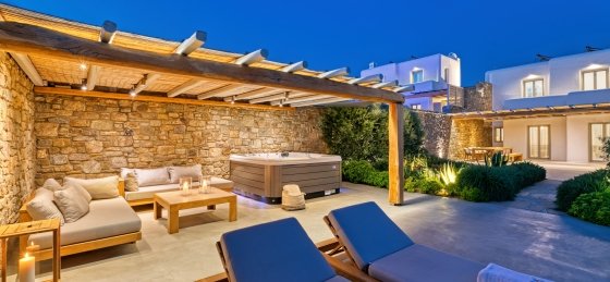 Holiday villas in Greece