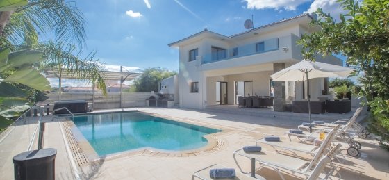 1.jpg Villa in Cyprus to rent