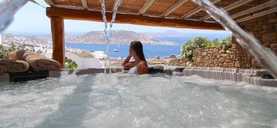 Holiday villas in Greece