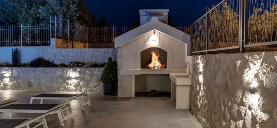 Book a villa in Omis