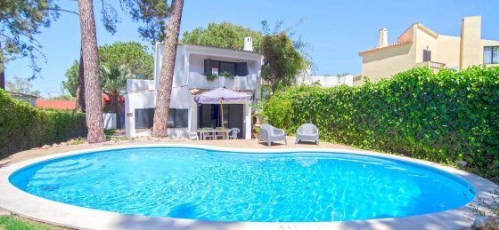 a_piscina_pode_ser_aquecida_mediante_um_extra_-_the_pool_can_be_heated_for_an_extra_charge.jpg Villa in Vilamoura to rent