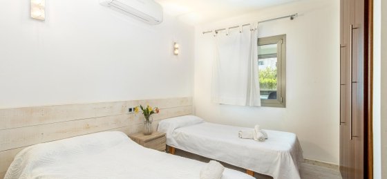 apt._vistamonte_-_bedroom_2-1_2400x1600.jpg Villa holidays in Mallorca