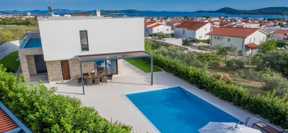 carerer_03.jpg Book a villa in Croatia