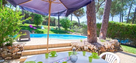 fantastica_area_de_refeicoes_-_fantastic_outdoor_dining_area.jpg Villas in Vilamoura