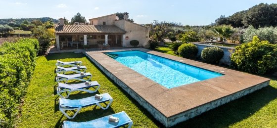 fontxica_-_swimming_pool_2_2400x1600ns17.jpg Villa in Puerto Pollensa to rent