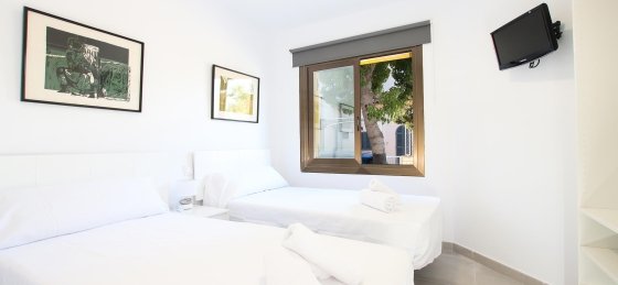 goleta_-_bedroom_3-1_2400x1600.jpg Book a villa in Mallorca