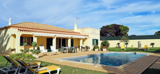 img_1908_edit.png Villas in Algarve