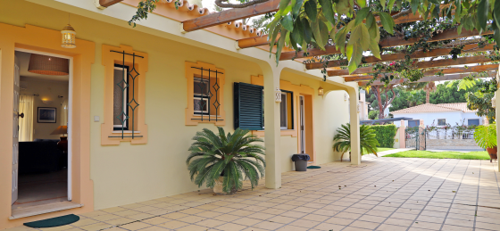 img_2035_edit.png Villas in Vilamoura
