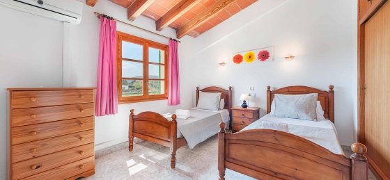 llorens_-_bedroom_3-1_2400x1600.jpg Holiday home in Pollensa villa booking