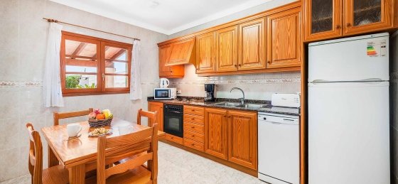 llorens_-_kitchen_1_2400x1600.jpg Book a villa in Balearic Islands
