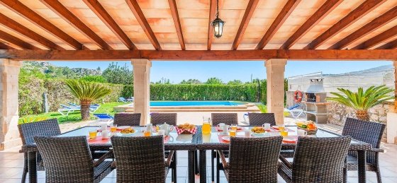 llorens_-_terrace_01_2400x1600.jpg Holiday villas in Pollensa