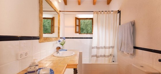 pedro_monjo_-_bathroom_1-1_2400x1600.jpg Holiday villas in Spain