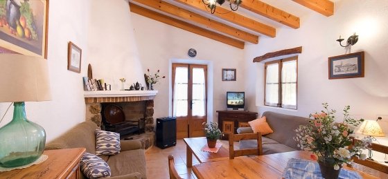 pedro_monjo_-_saloon_1_2400x1600.jpg Holiday villas in Mallorca