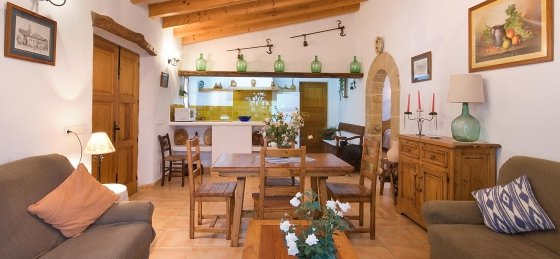 pedro_monjo_-_saloon_3_2400x1600.jpg Villa holidays in Mallorca