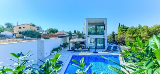 photo_resizer_2021_08_05_06_55_06_20.jpg Villa holidays in Croatia