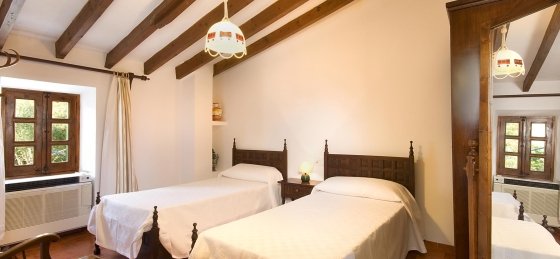 piedra_-_bedroom_1-1_2400x1600.jpg Villa in Mallorca to rent