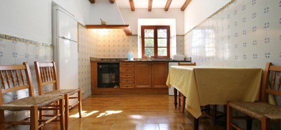 punxa_-_kitchen_2_2400x1600.jpg Book a villa in Pollensa