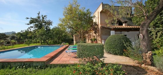 punxa_-_swimming_pool_05_2400x1600.jpg Villa in Mallorca to rent