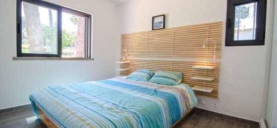 quarto_principal_en-suite_-_en-suite_bedroom_on_the_ground_floor.jpg Villa rentals in Portugal