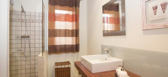 raconet_-_bathroom_1-1_1200x800ns.jpg Book a villa in Spain