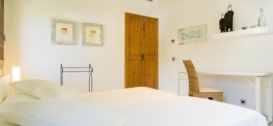 raconet_-_bedroom_3-2_1200x800ns.jpg Villa in Cala San Vicente to rent