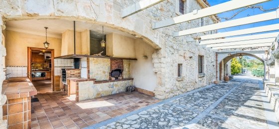 Book a villa holiday in Pollensa