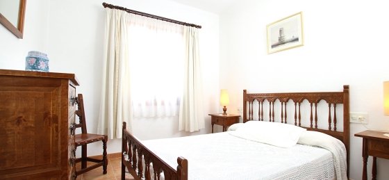 rei_vila_-_bedroom_2-1_2400x1600.jpg Holiday home in Pollensa villa booking