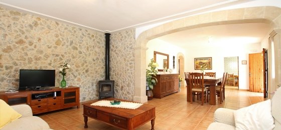 rei_vila_-_saloon_1_2400x1600.jpg Villa holidays in Pollensa