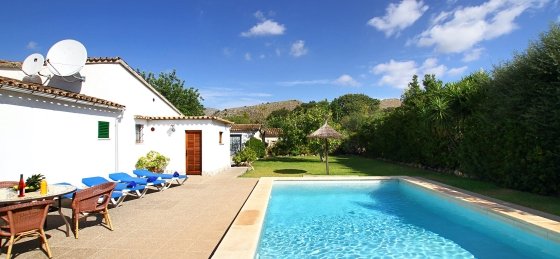 rei_vila_-_swimming_pool_05_2400x1600.jpg Holiday villas in Mallorca