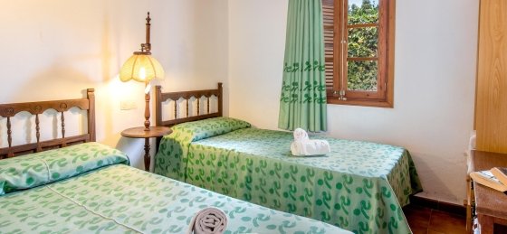 rosa_-_bedroom_4-1_2400x160018.jpg Book a villa in Mallorca