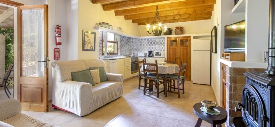 sort_-_saloon_1_2400x1600.jpg Villa holidays in Balearic Islands