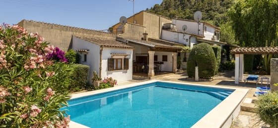 sort_-_swimming_pool_2_2400x1600.jpg Villa in Pollensa to rent