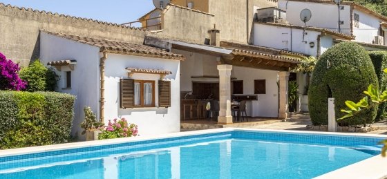 sort_-_swimming_pool_4_2400x1600.jpg Book a villa holiday in Pollensa