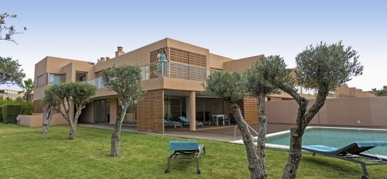 vidamar_resort_villas_algarve_-_facade_v4_garden_1.jpg Villa in Albufeira to rent