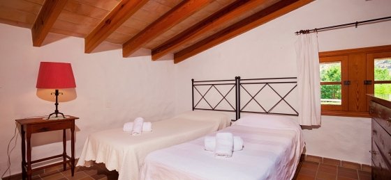 06.jpg Book a villa in Balearic Islands