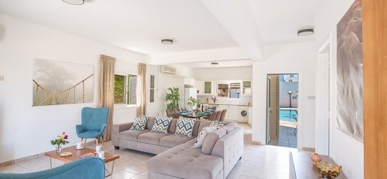 10.jpg Book a villa in Cyprus