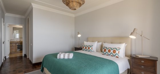 18_ourmadeira_villas_in_madeira_with_air_conditioning_vista_grande_bedroom_1.jpg Book a villa holiday in Funchal