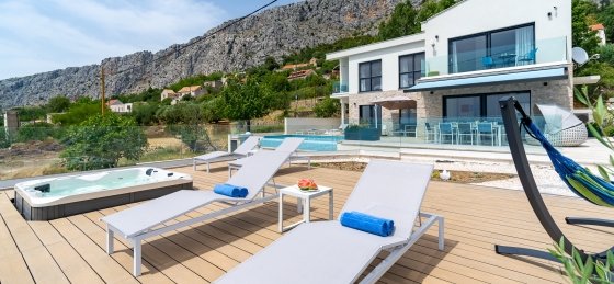 5.jpg Book a villa in Omis