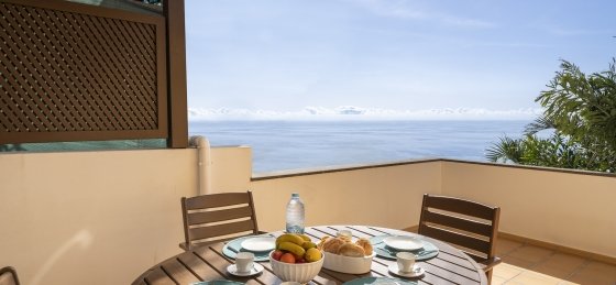 6_ourmadeira_villas_in_madeira_vista_grande_outdoor_dining.jpg Book a villa in Portugal